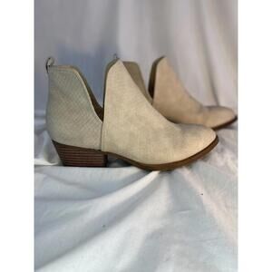 CL by Laundry Womans 8 Creme Cherish Snake Round Toe Cowgirl Casual Ankle Boots